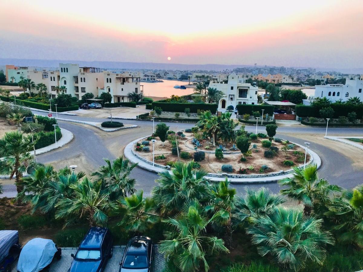 Проживання в сім'ї Mangroovy - Elgouna Authentic Designer Shared 2 Bdr Each With Private Bathroom For Kitesurfers With Pool View & Access Хургада